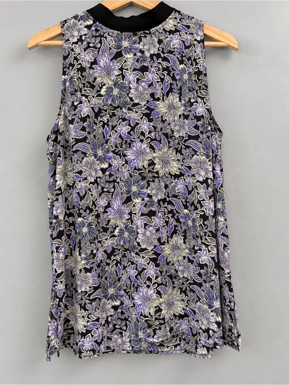 LOFT Outlet Women’s L Black Purple Floral Mock Neck Sleeveless Zip Back Blouse
